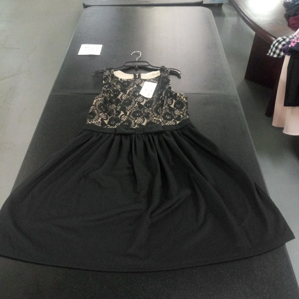 Rewind lace party dress